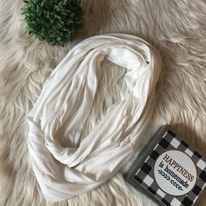 ✨SOLD✨White Infinity Scarf